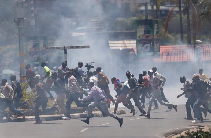 Disturbios durante una manifestación en Nairobi