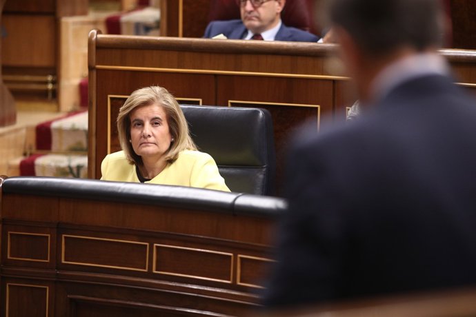 Fátima Báñez i Fernando Martínez Maillo en la sessió de control al Govern