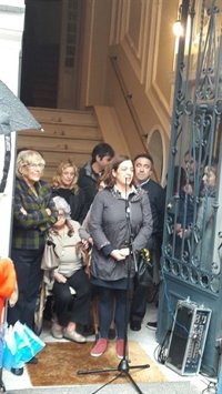 Carmena dice que no hay "nada" sobre que PSOE entre en el Gobierno pero su actitud es "positiva de sumar en todo"