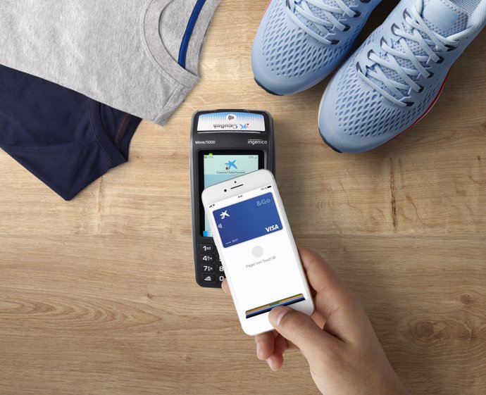 Pagament de clients de CaixaBank amb Apple Pay