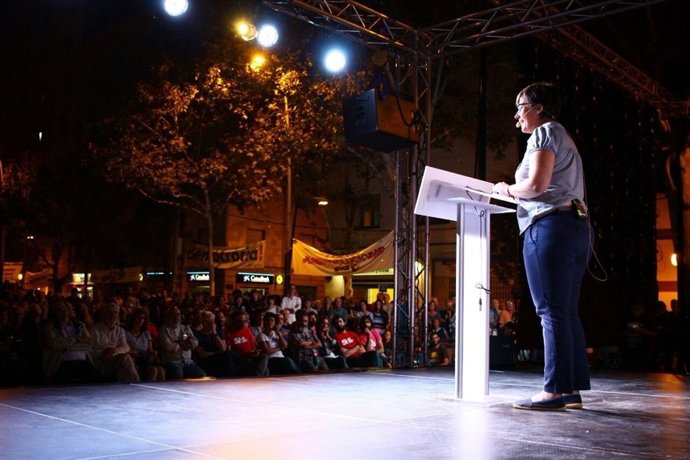 Mireia Boya (CUP) en un míting a Badalona