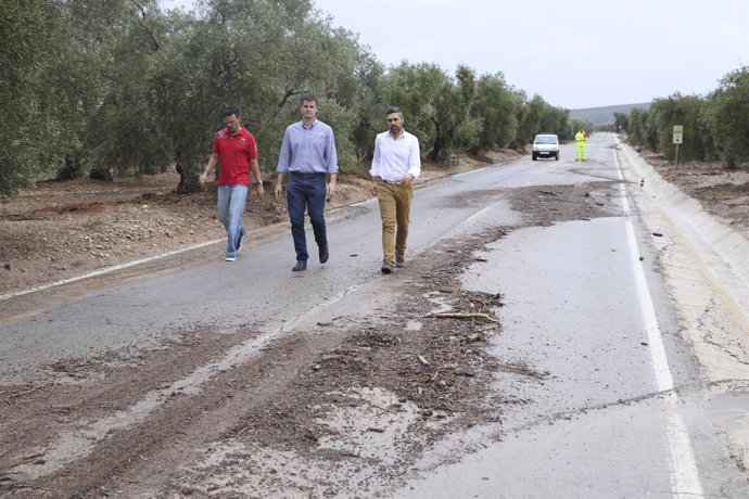 Problemas en el tráfico por la lluvia caída en la provincia de Sevilla