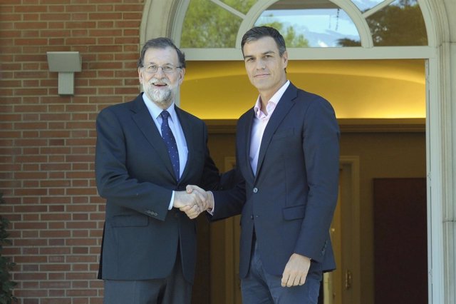 Mariano Rajoy se reúne con Pedro Sánchez en Moncloa