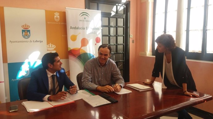 Acuerdo entre Andalucía Emprende y el Ayuntamiento de Lebrija (Sevilla)