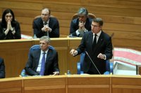 Feijóo se enfrenta con los líderes de En Marea y BNG a raíz de los fuegos en una sesión que acaba en bronca