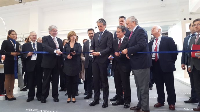 El ministro de Fomento, Íñigo de la Serna, inaugura el BMP