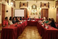 La Junta transfiere 175.000 euros a 14 entidades de Almería para atender a migrantes