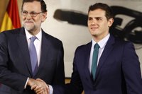 Rajoy promete a Rivera mantenerle informado sobre la concreción técnica del artículo 155 en Cataluña