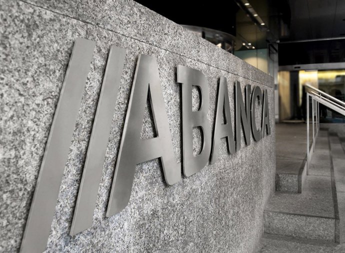 Abanca pone en marcha medidas para contribuir a paliar daños de los incendios