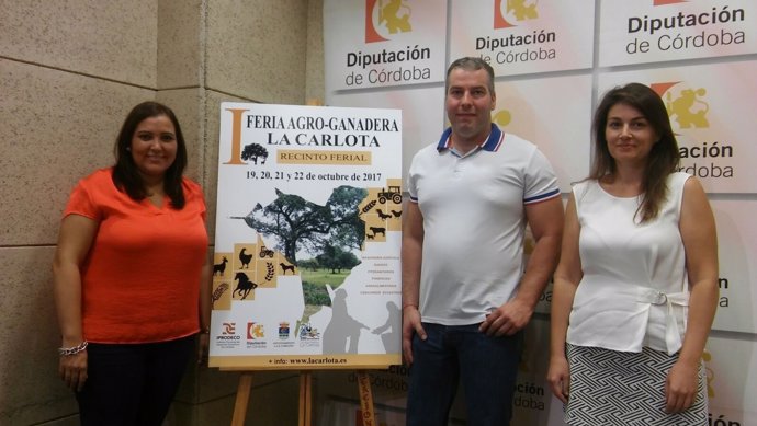 Carrillo (izda.) y Granados presentan la I Feria Agrícola y Ganadera