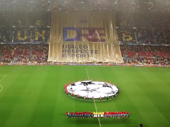 Pancarta de Diálogo, Respeto y Deporte en el Camp Nou
