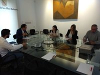 Pons presenta a los grupos parlamentarios la futura ley de Cambio Climático para que realicen aportaciones