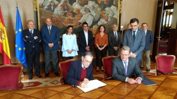 Representantes de la Hispanic Society of America en la Junta General.