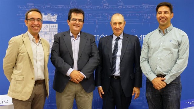 Enrique Villaespesa, nieto de Francisco Villaespesa, en el Palacio Provincial.