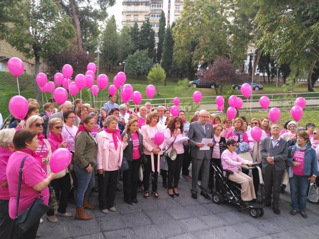 Acto por el Día contra el cáncer de mama