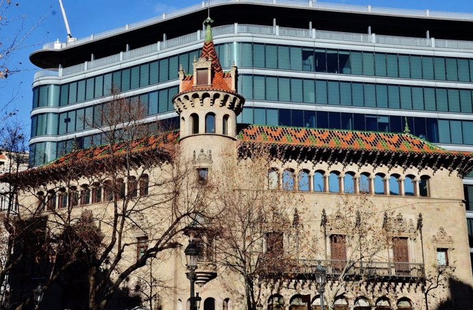 Seu de la Diputació de Barcelona - Façana de Ca Serra