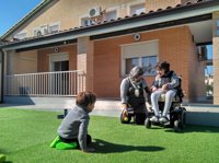 Los primeros niños diagnosticados de ELA en España estrenan su casa adaptada en Ontígola