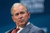 Bush lanza una crítica velada a Trump por su "intolerancia"