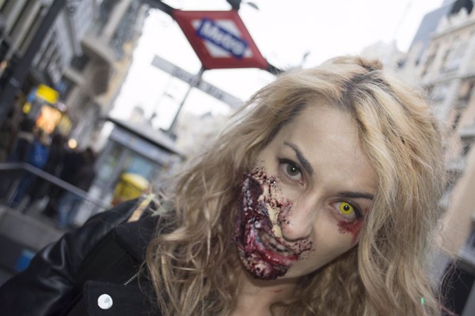 Invasión zombi en Metro