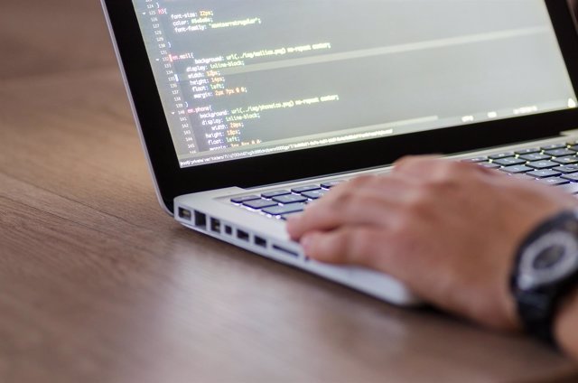 Ciberseguridad, ordenador portátil