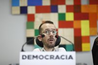 Podemos endurece sus criticas contra Puigdemont por "amenazar" con la DUI: "Es un profundo error"