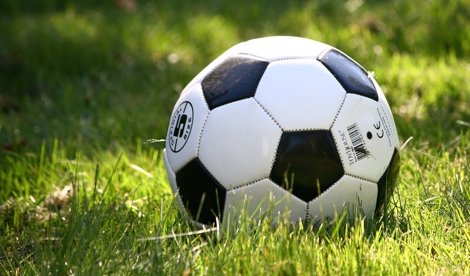 Condenan a un hombre por agredir a la utillera de un equipo femenino de fútbol en un partido