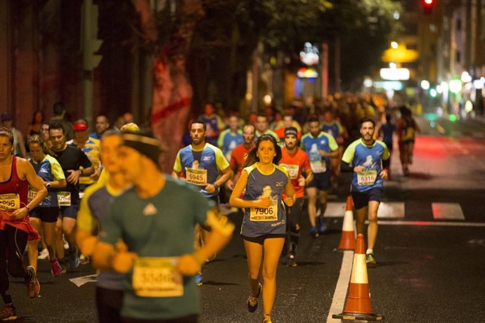 Una de las carreras de LPA NightRun celebrada en Las Palmas de Gran Canaria