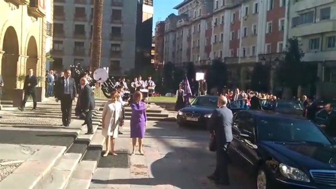 La reina Sofía llega a Oviedo.
