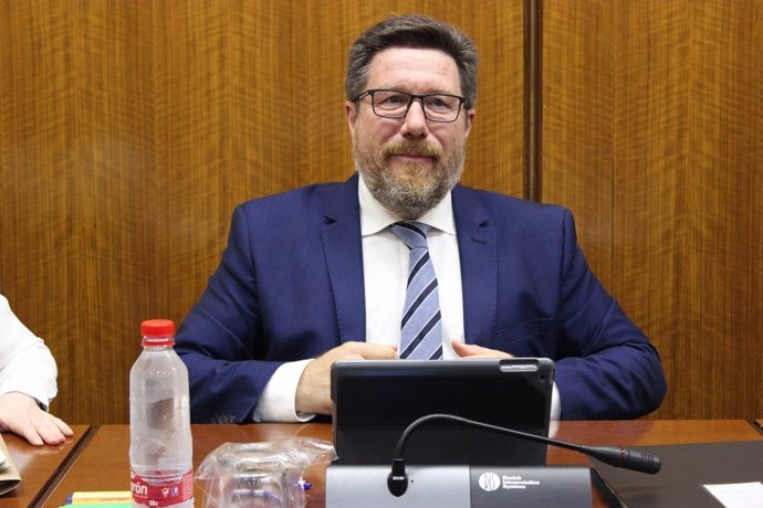 El consejero Rodrigo Sánchez Haro en comisión parlamentaria