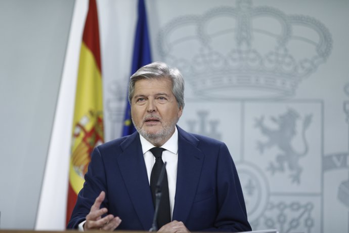 Rueda de prensa de Méndez de Vigo tras el Consejo de Ministros