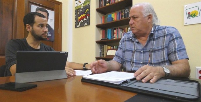 Rojas, durante la reunión con Asociación Amigos de la Cerámica Niculoso Pisano 