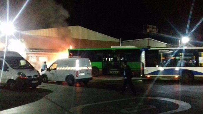 Autobús incendiado en Getafe