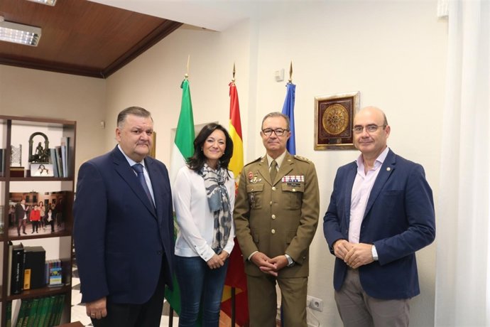 Crespín y De Bari Millán (centro), en el encuentro mantenido