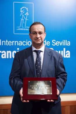 Eduardo Martínez