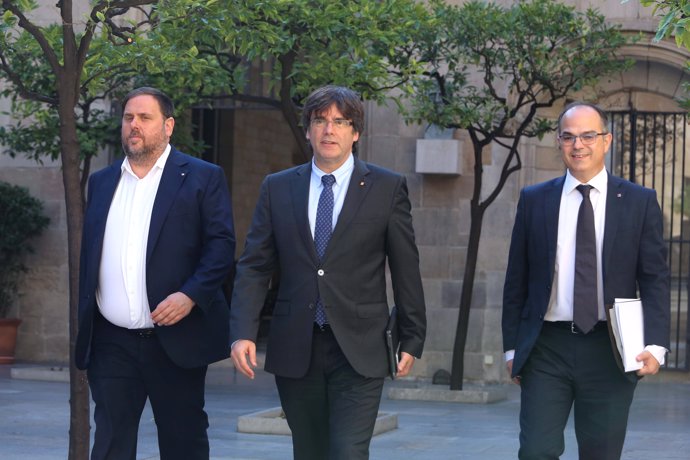 Junqueras, Puigdemont i Turull, abans de la reunió de Govern