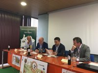 Reyes subraya que los paisajes de Sierra Mágina son uno de los grandes atractivos turísticos jiennenses