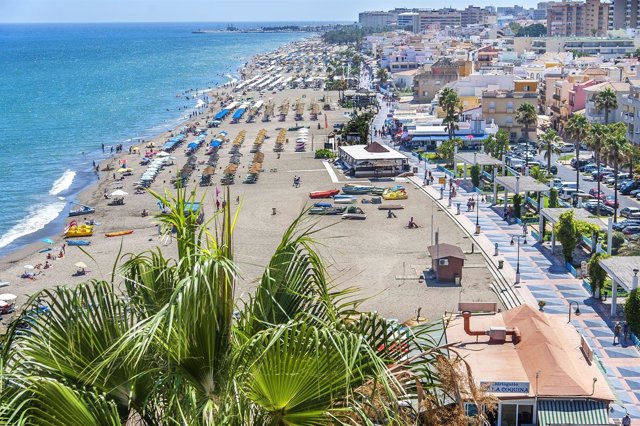 Torremolinos playas litoral andaluz málaga turismo arena hamaca, sol palmera
