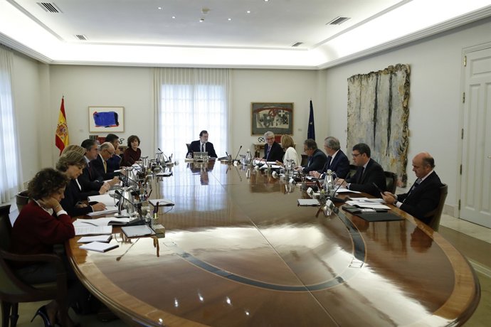 Rajoy presideix el Consell de Ministres per activar l'article 155 a Catalunya