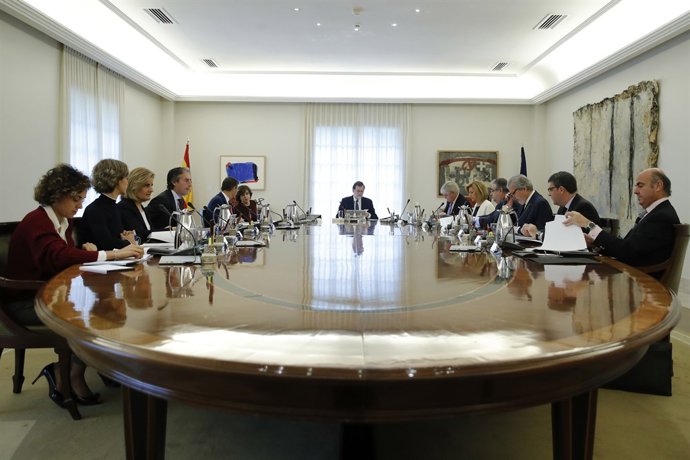 Rajoy presideix el Consell de Ministres per activar l'article 155 a Catalunya