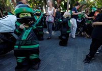 La Policía irrumpe en una juguetería de Viena para aplicar la ley antiburka por un disfraz de Lego Ninjago