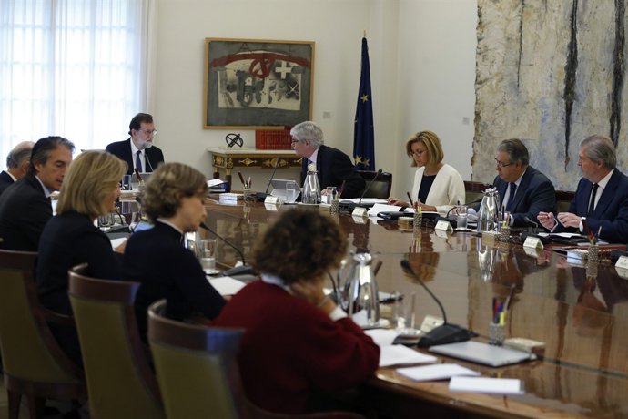 Rajoy presideix el Consell de Ministres per activar l'article 155 a Catalunya