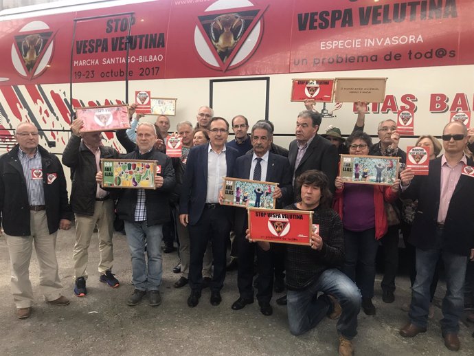 La marcha 'Stop Velutina' llega a Torrelavega 