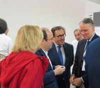 Units per Avançar pide a Puigdemont elecciones y a Rajoy parar el 155