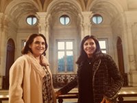 Colau pide al PSOE reconsiderar su apoyo al 155 que solo "complicará" la situación