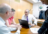 Arriola dice que lo que pasa en Cataluña puede "generar tensión" entre PNV y PSE, pero "no tanto en el Gobierno Vasco"