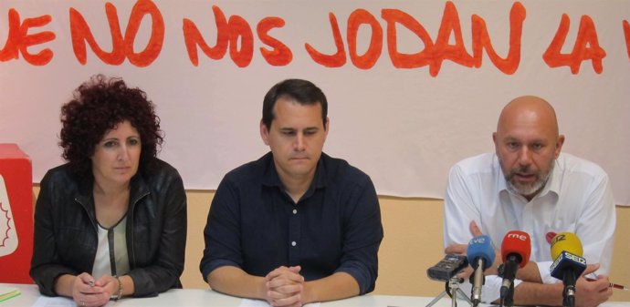 Rueda de prensa de IU, con el diputado Ricarso Sixto                         