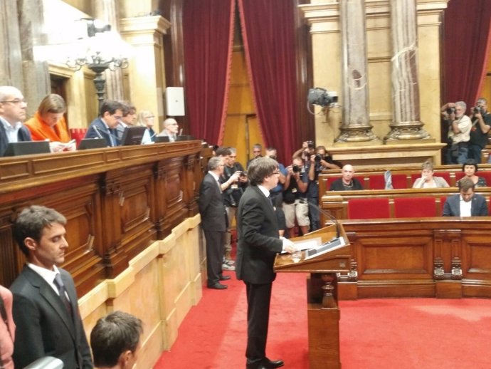 El president català Carles Puigdemont al ple del Parlament