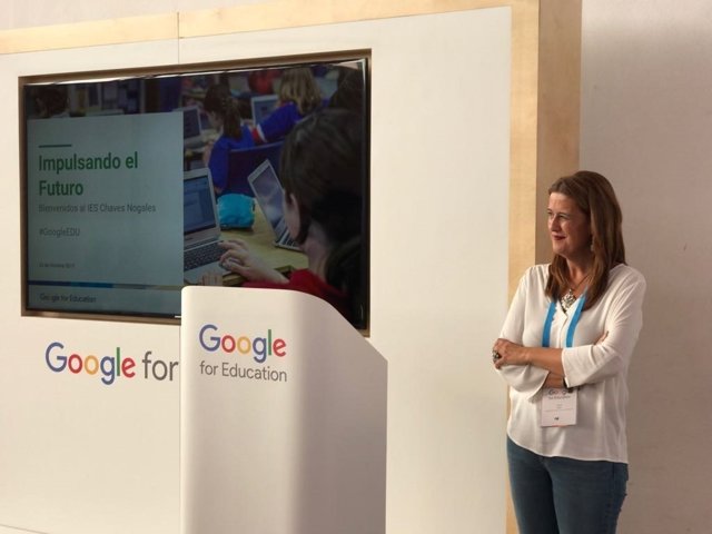 La consejera andaluza de Educación, Sonia Gaya, en su visita al Chaves Nogales