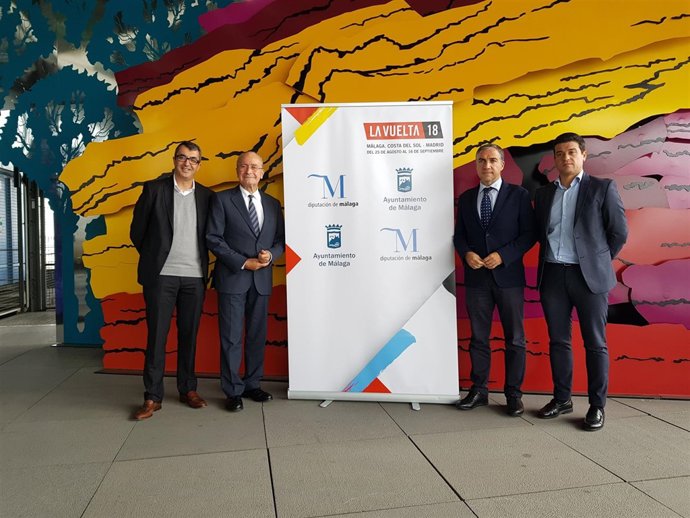 Guillén junto a De la Torre, Bendodo y Cristóbal Ortega