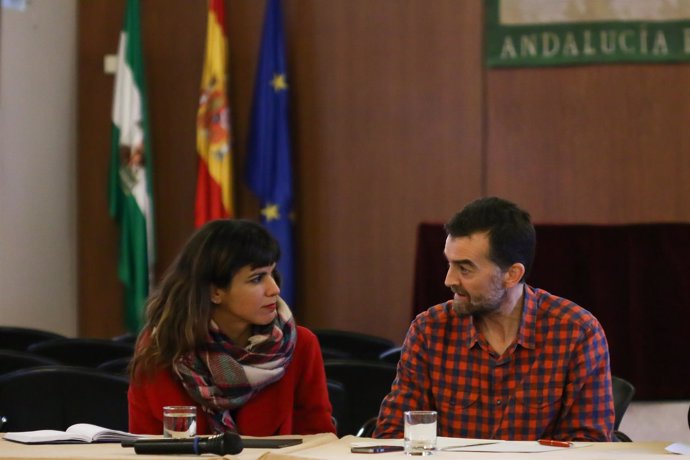 Teresa Rodríguez y Antonio Maíllo durante una reunión